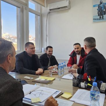 Арачиново: Градоначалникот на Општината, г. Даут Беќири, заедно со својот тим, посети неколку основни училишта со цел одблиску да ги проследи подготовките кои се реализираат за време на зимскиот распуст, во пресрет на продолжувањето на наставата на 20 јануари.